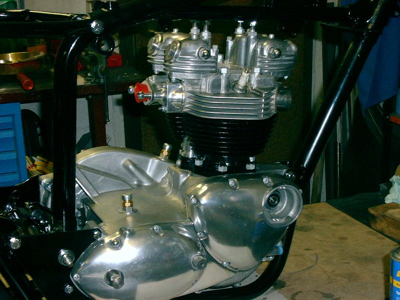 PICT0004.JPG - engine installed in the frame