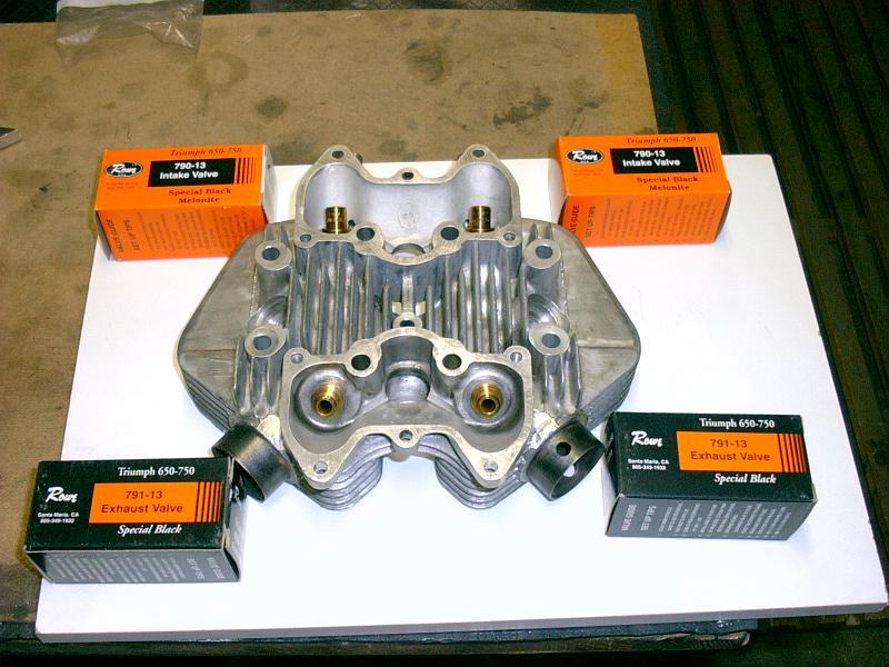PICT00052.JPG - cylinder head and new valves