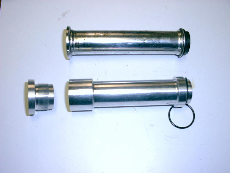 PICT0013_2.JPG - thrust tunnel ram rods